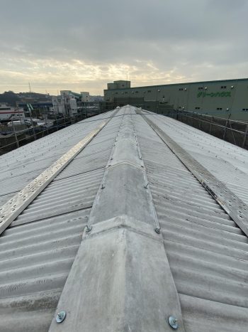 工場屋根スレート葺き替え工事(施工完了)